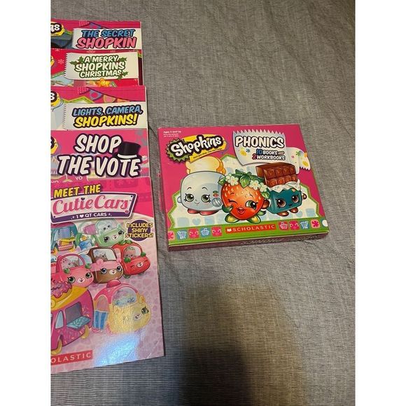 Shopkins Book Lot - Picture 3 of 4